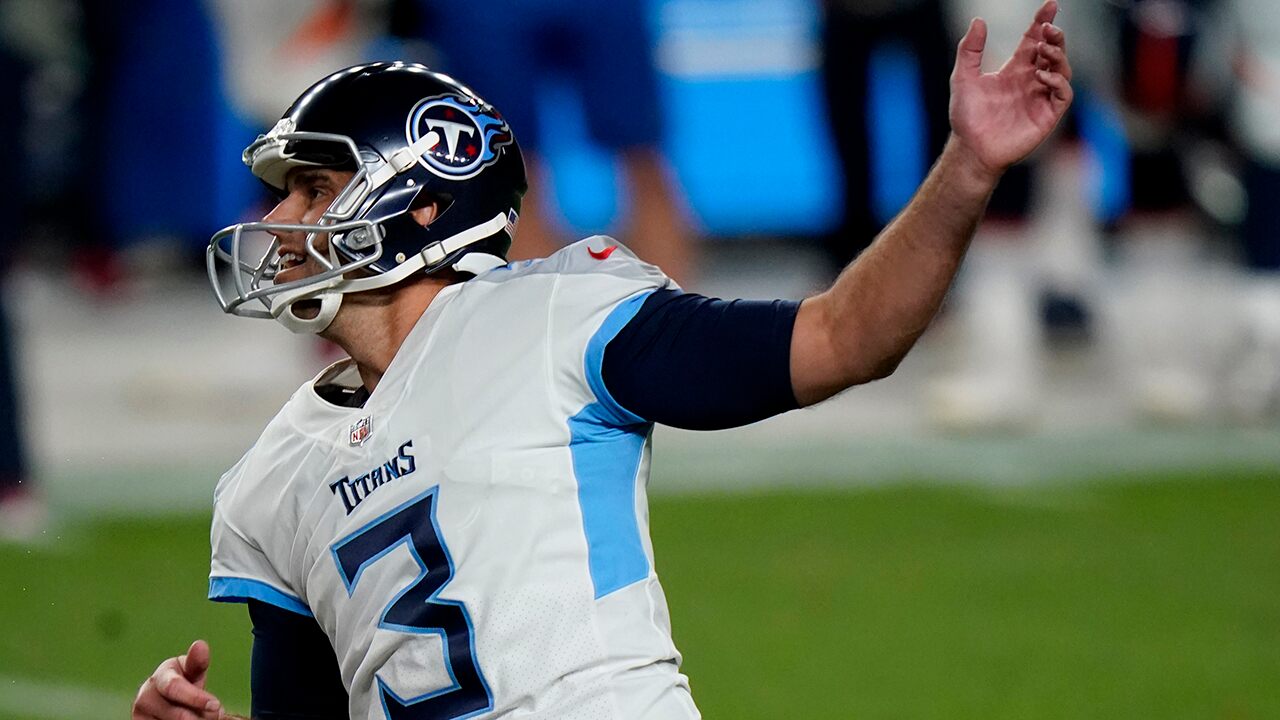 Titans’ Stephen Gostkowski hits game-winning field goal after missing four kicks during game vs. Broncos