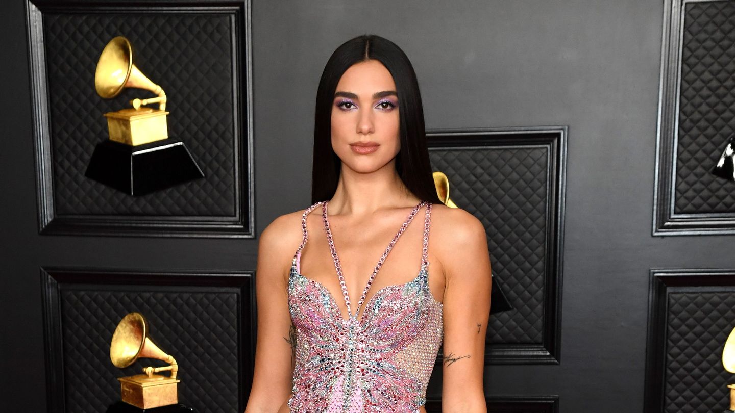 Dua Lipa Dazzles With A ‘Future Nostalgia’ Disco Dance Party