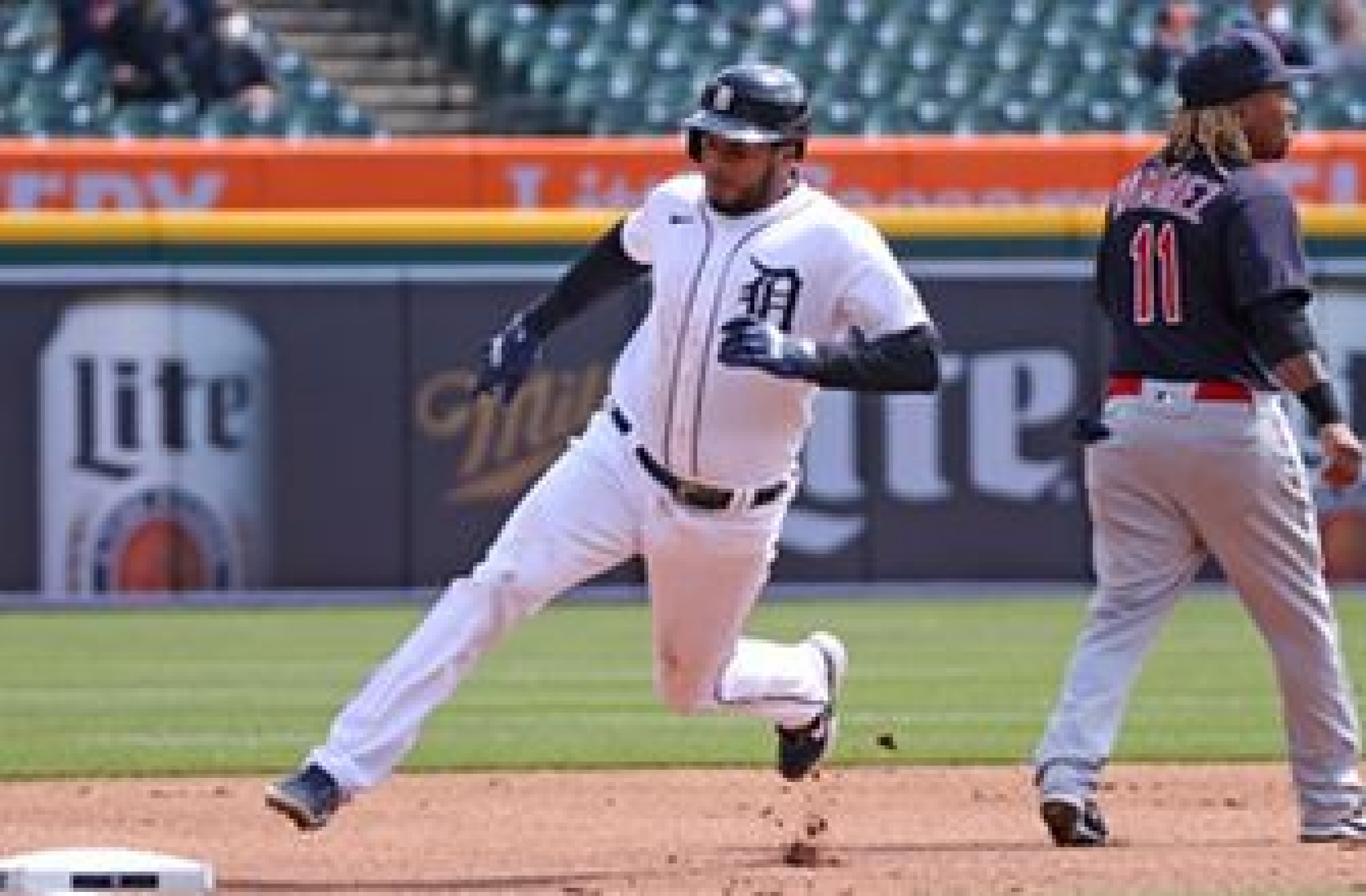 Jeimer Candelario registers three hits and an RBI in Tigers 5-2 win over Indians