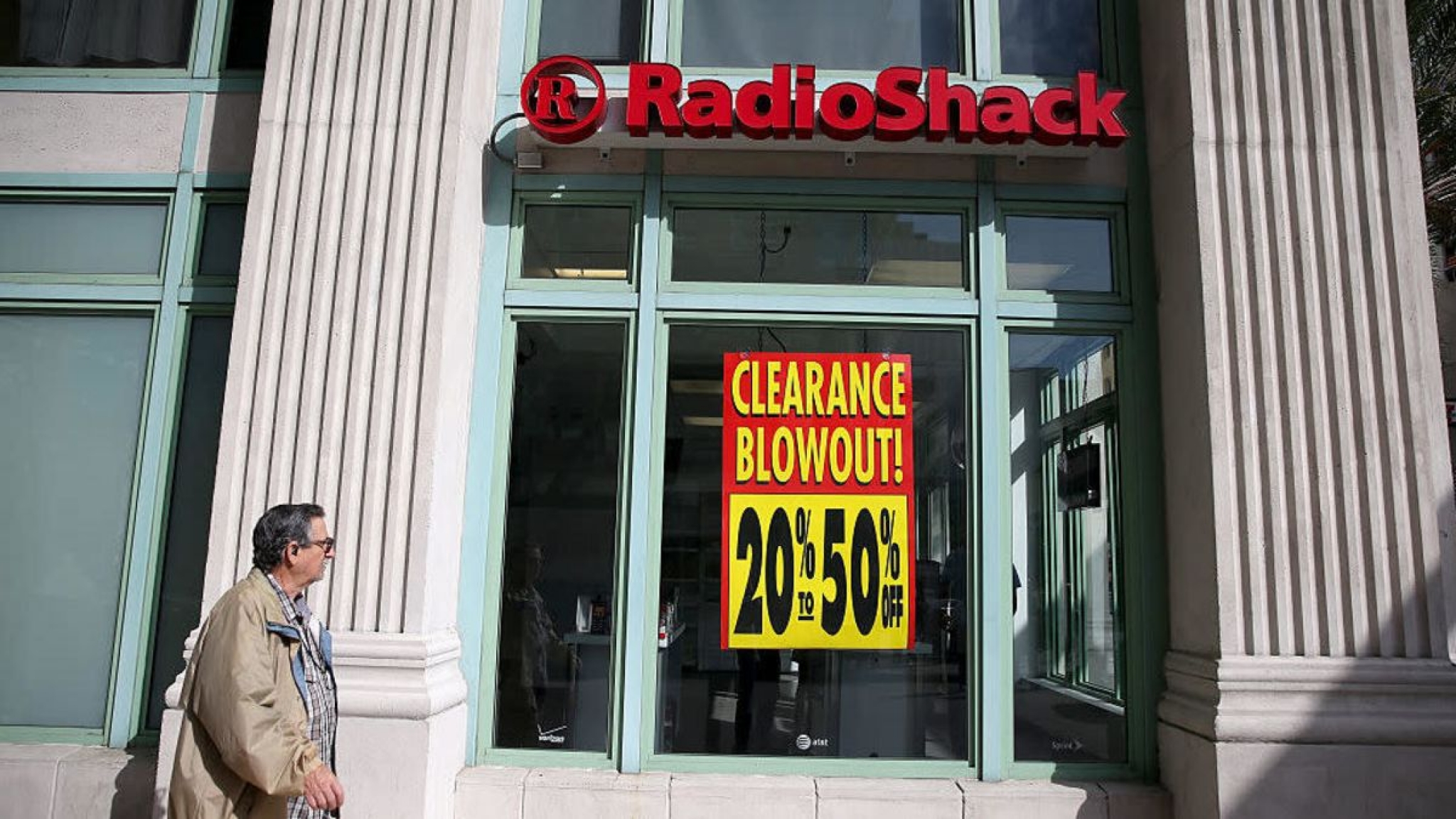 Radio Shack Once Again Crawls Out of the Grave