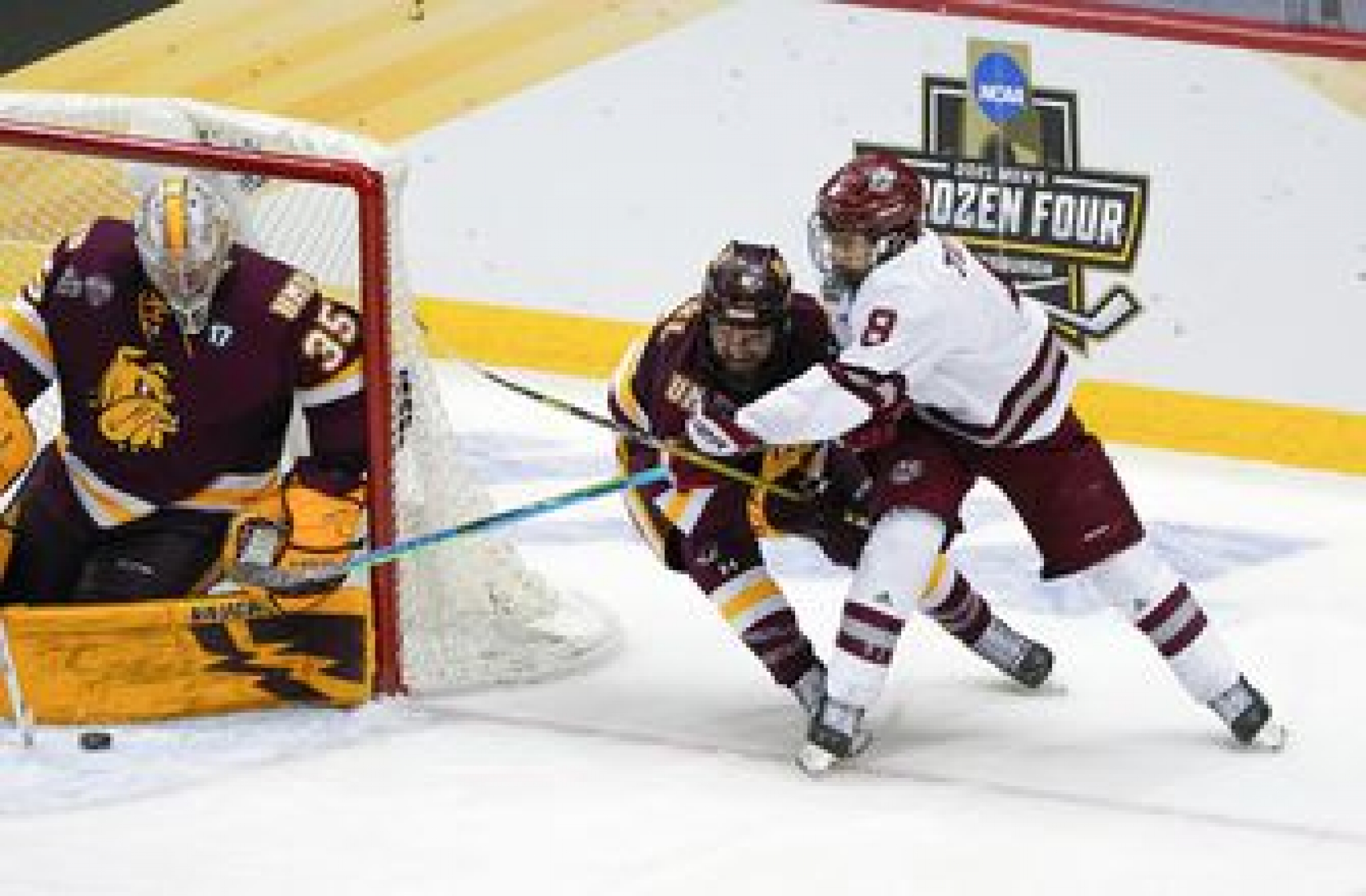 Former Gophers’ Wait scores in OT to send UMass past Minnesota Duluth