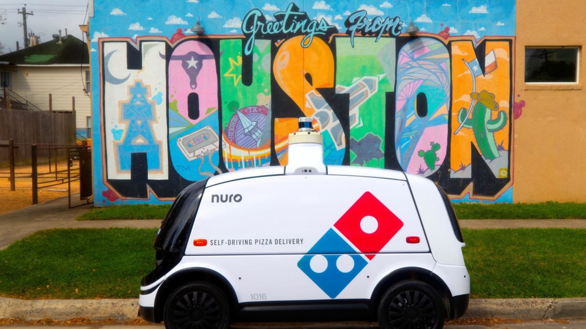Domino’s Has a New Pizza Delivery Robot That Lets You Track Your Order While It Drives It Over