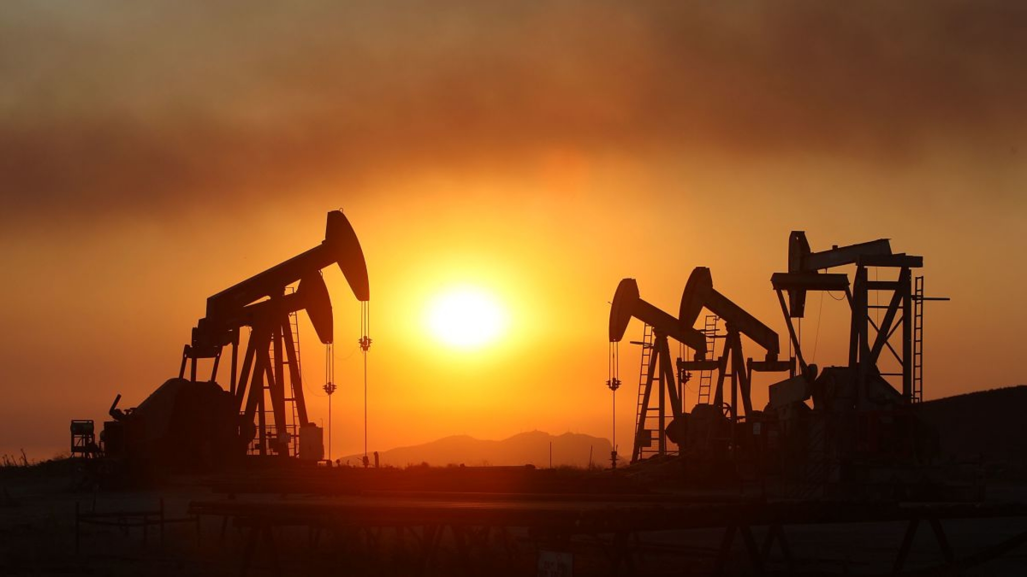 California Commits to Phasing Out Oil Extraction by 2045