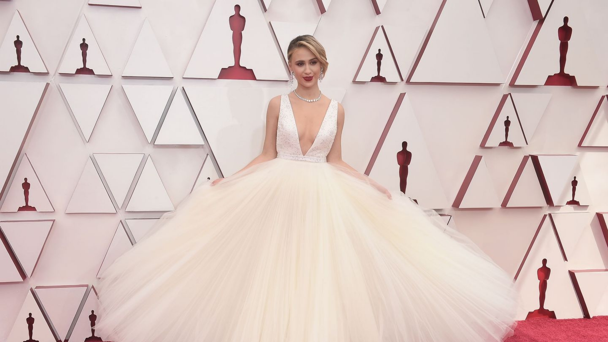 Oscars 2021 Red Carpet: See All The Jaw-Dropping Fashion