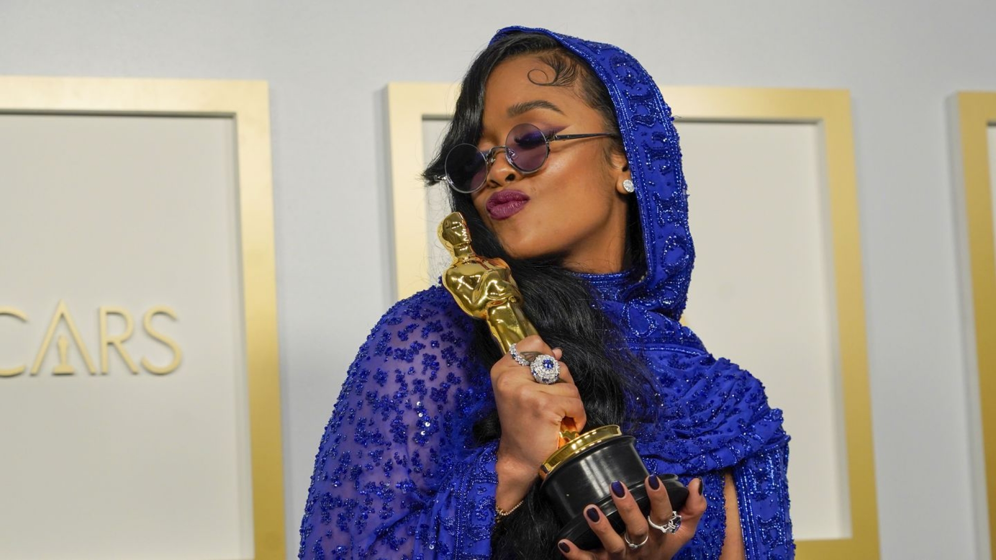 H.E.R. Wins Her First Oscar, Vows To Continue To ‘Fight For What’s Right’
