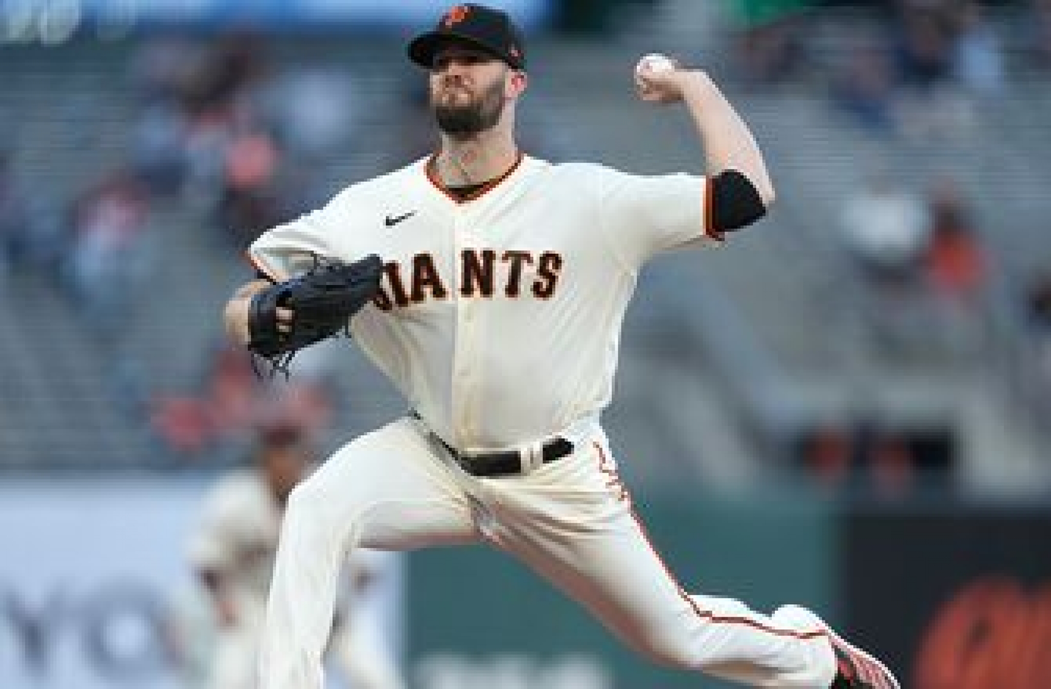 Alex Wood shines, Giants pile on against Rockies, win 7-3