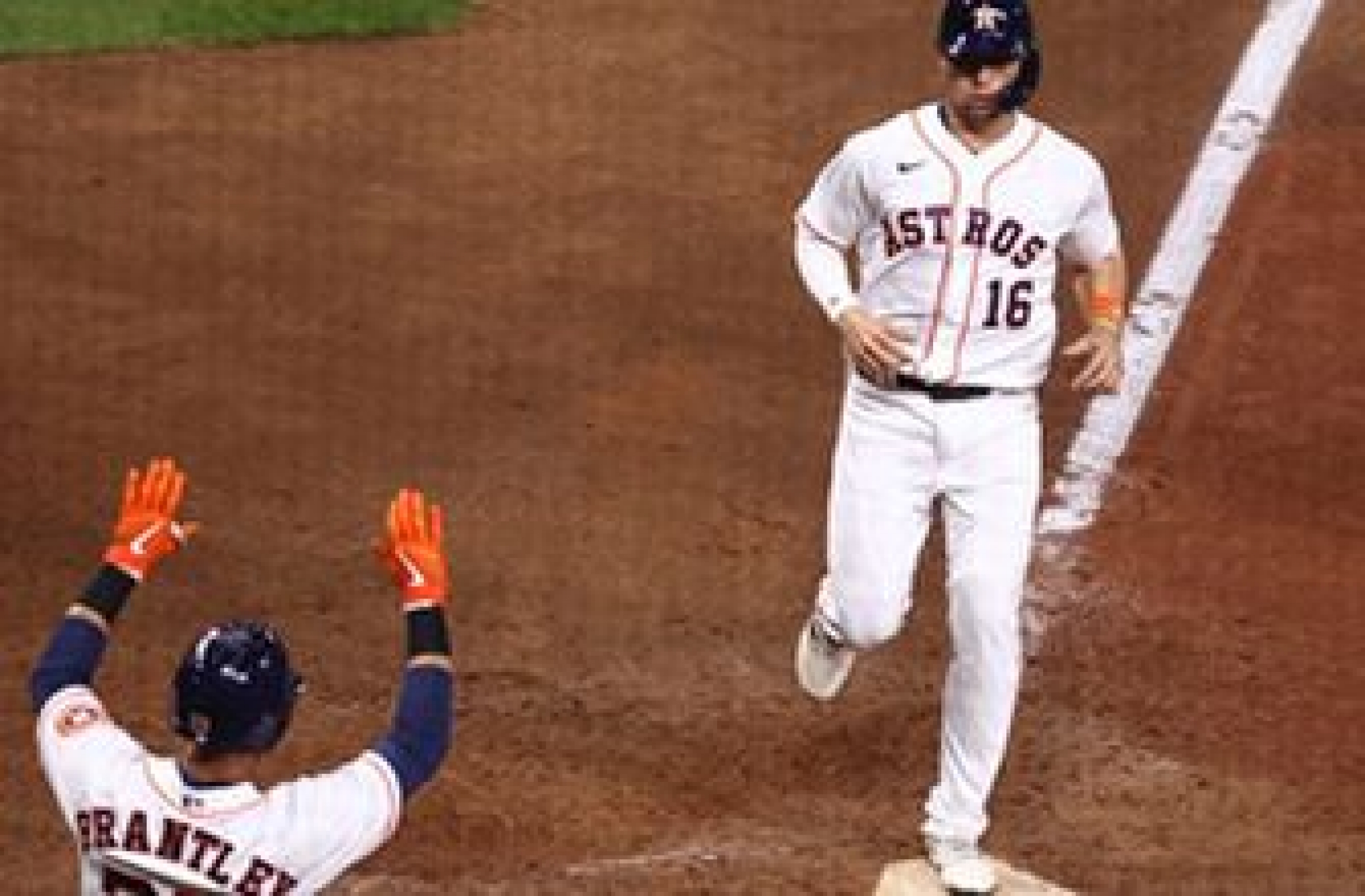 Astros ride four-run eighth to 7-5 comeback win over Mariners