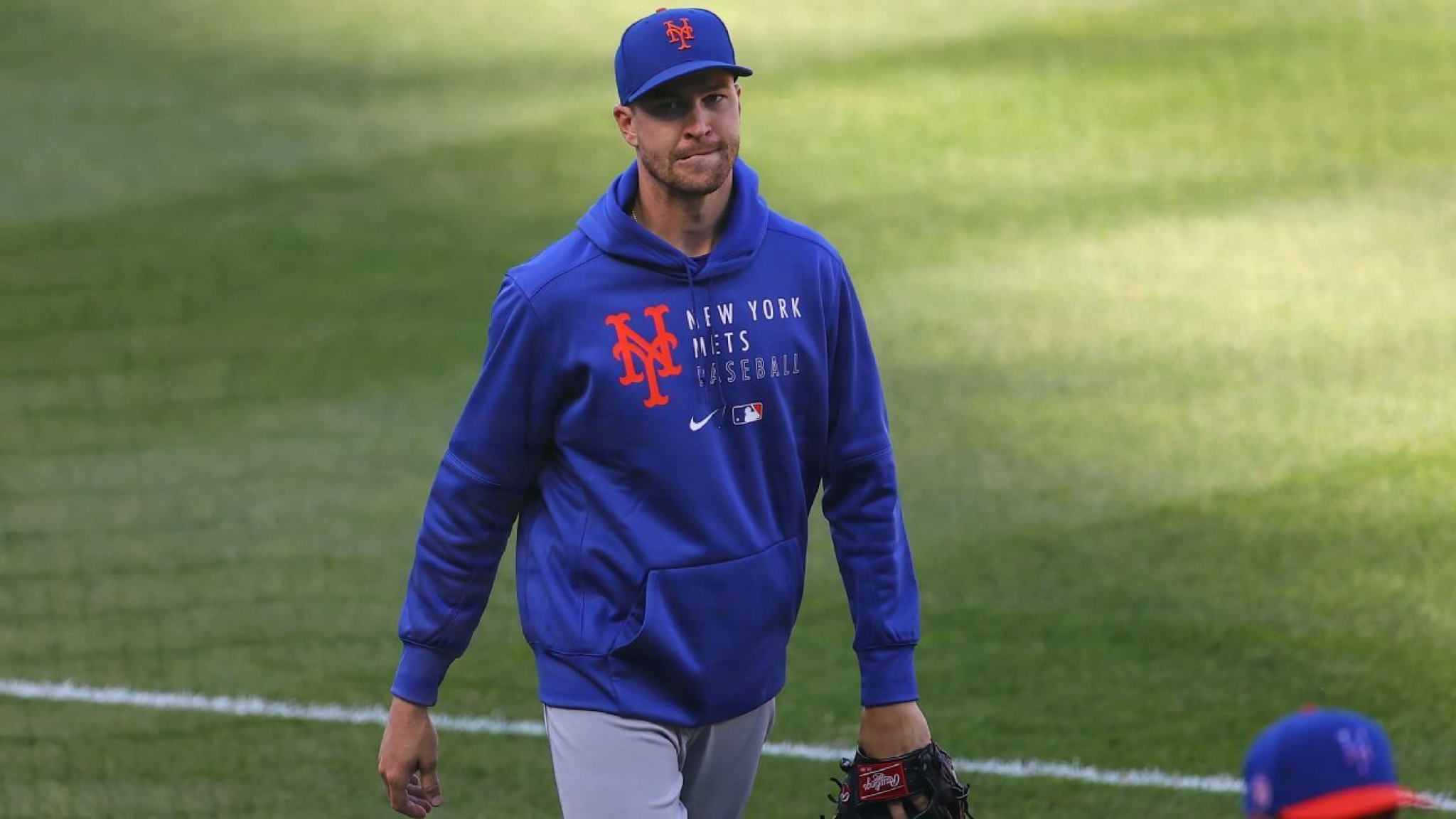 Mets’ deGrom scratched, having MRI on right side