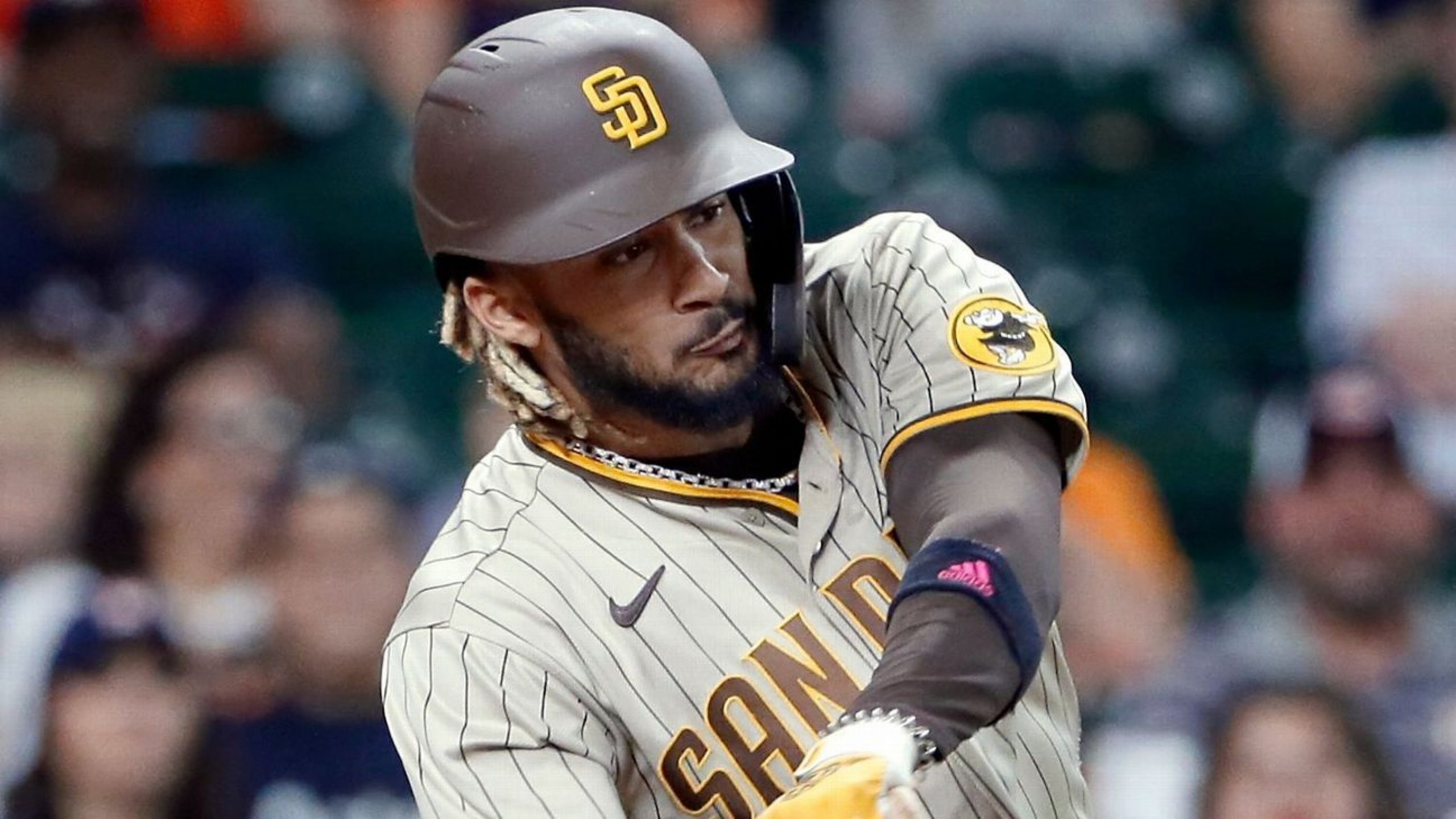 Padres to ‘go day-to-day’ with SS Tatis (oblique)