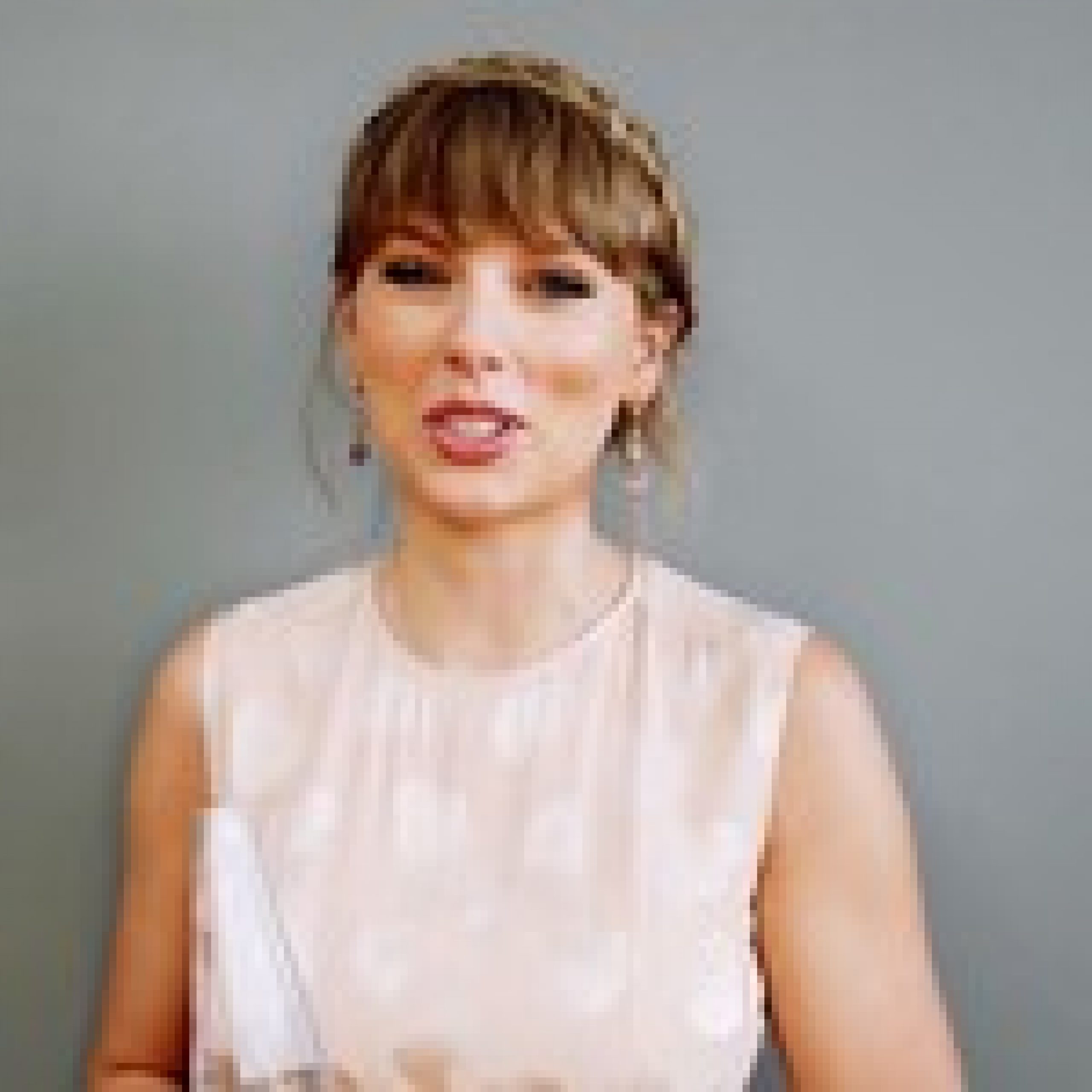 Taylor Swift Accepts NMPA Songwriter Icon Award, Thanks Her Songwriting ‘Teachers’ in Speech