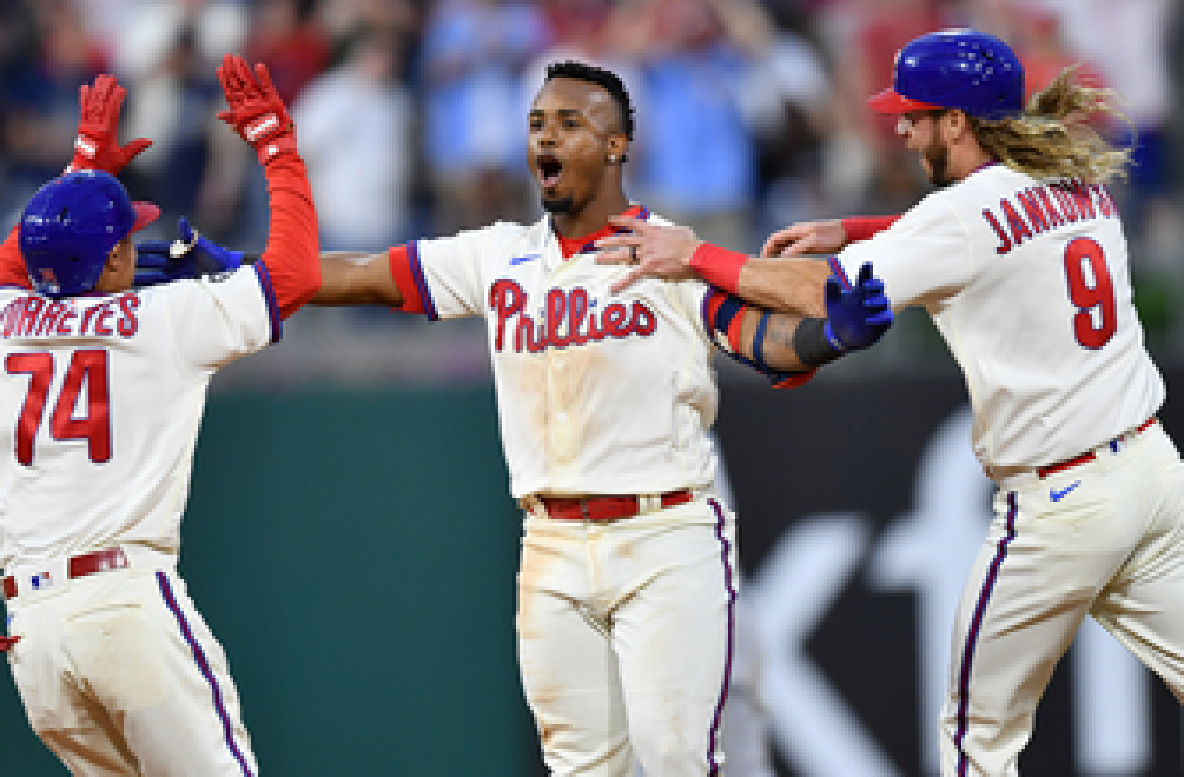 Yankees’ comeback falls short as Phillies get walk-off, 8-7 win in extras