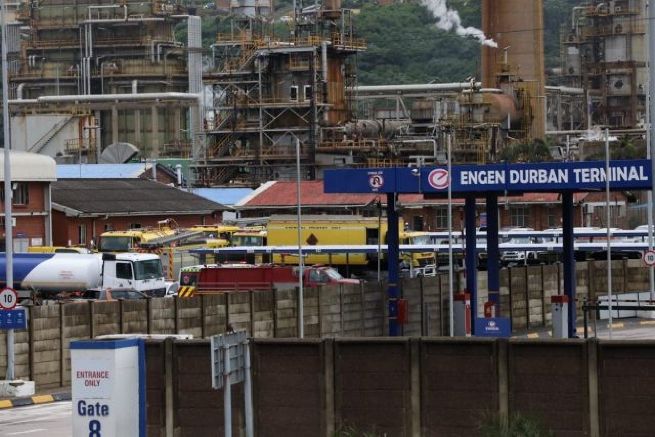 Fuel refinery confirms shutdown amid ongoing violence in KZN and Gauteng
