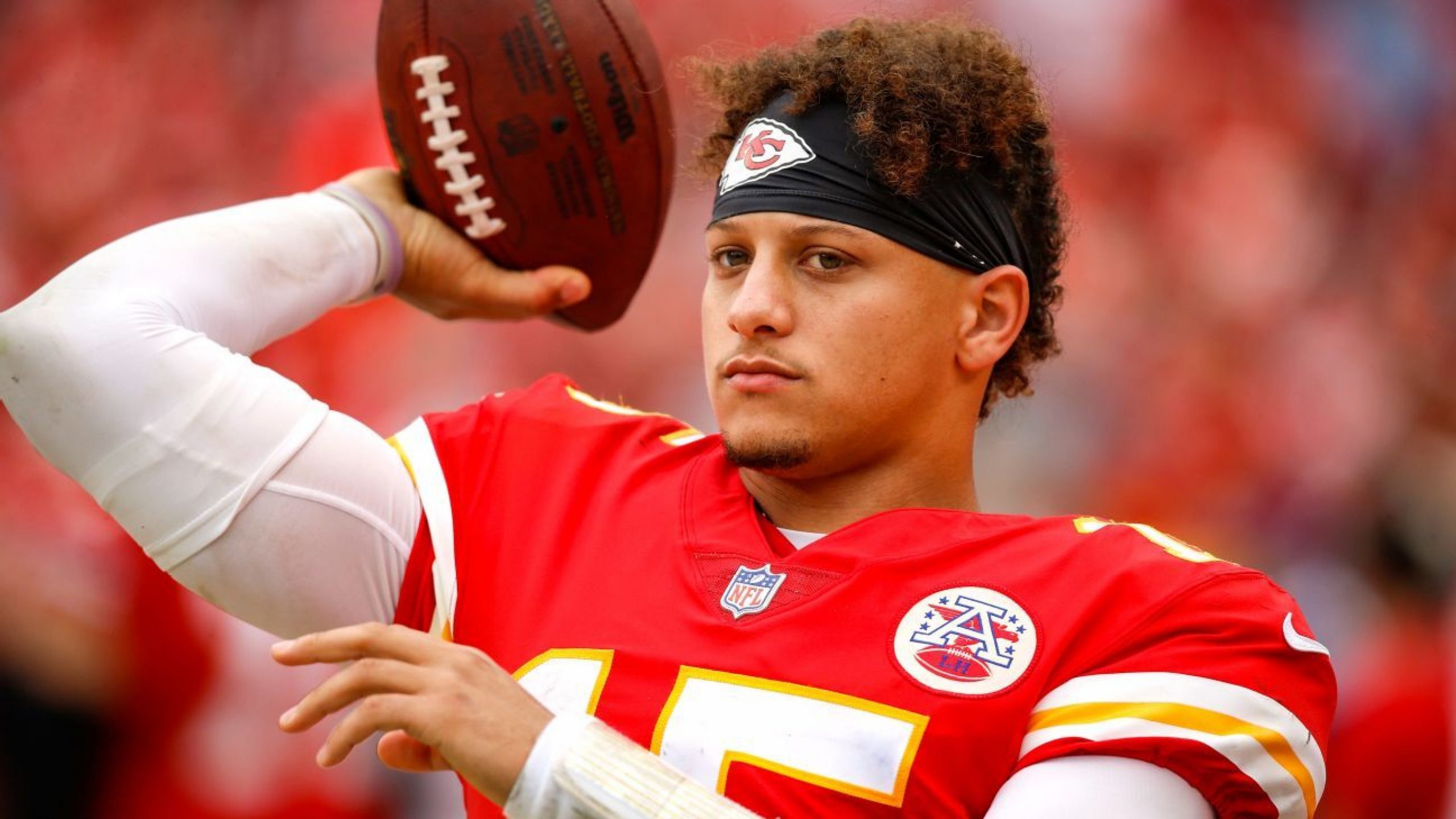 Chiefs’ Mahomes buys stake in Sporting KC