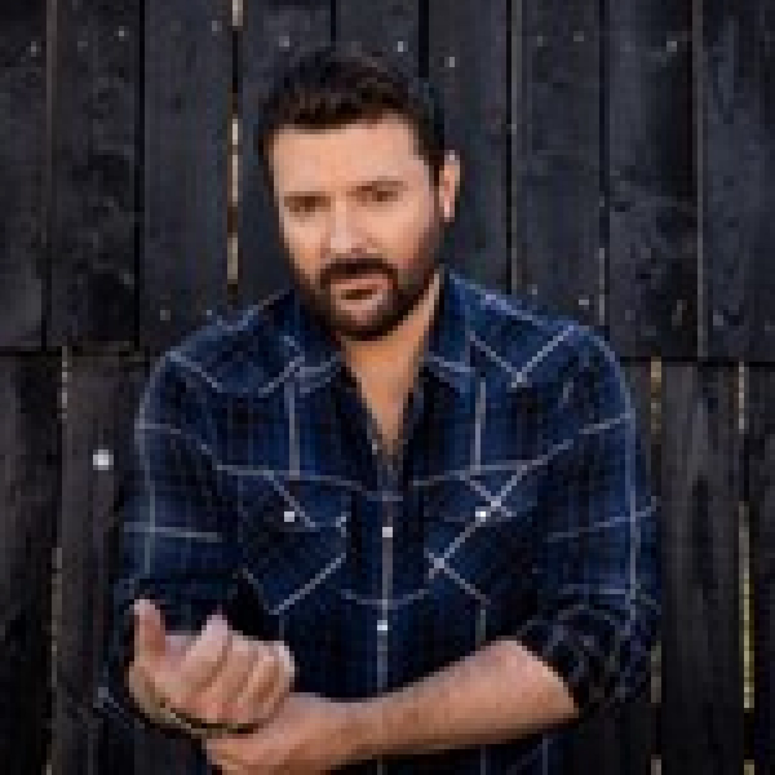 Chris Young Talks His ‘Growth’ on ‘Famous Friends’ Album & Leaving Zoom Songwriting Behind