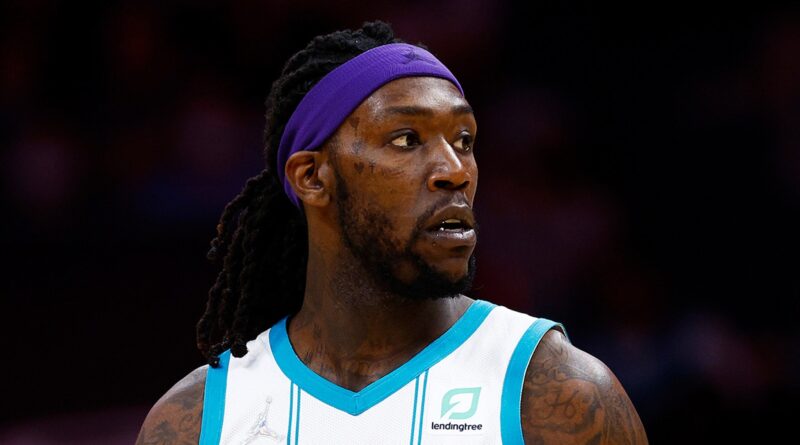 Montrezl Harrell Charged W/ Felony, Allegedly Had 3 Lbs. Of Weed During Traffic Stop