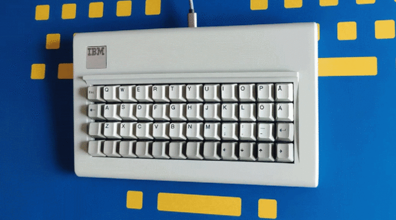 This Custom-Built Miniature IBM Model F Keyboard Is an Absolute Work of Tech Art