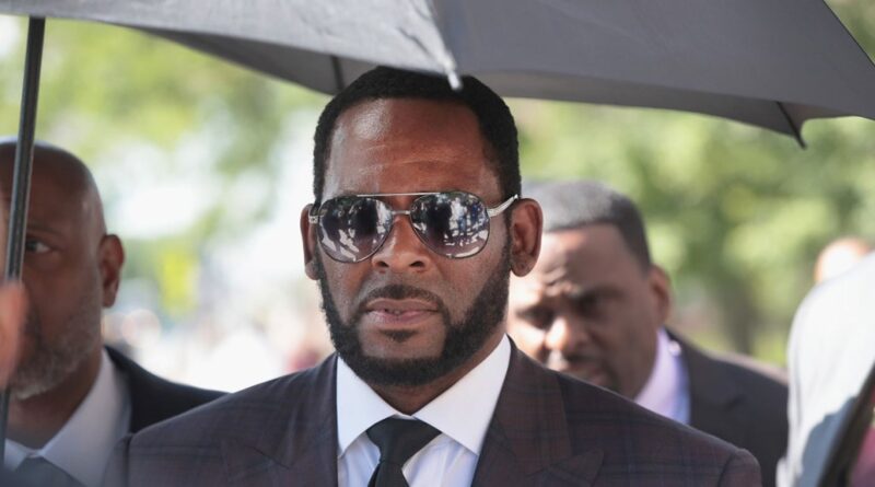 R. Kelly Supporter Arrested for Threatening Prosecutors, Accepting Payments for Ammunition