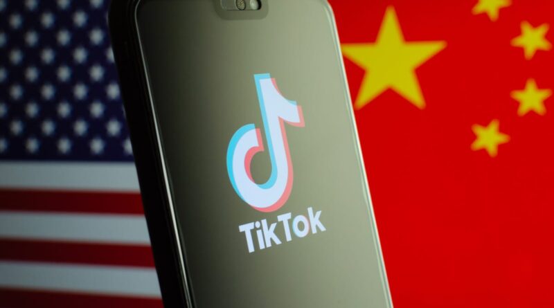 FCC Commissioner Tells Google and Apple to Pull TikTok From Their App Stores