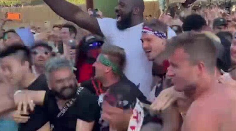Shaq Returns to Party with Festival Goers at Belgium’s Tomorrowland