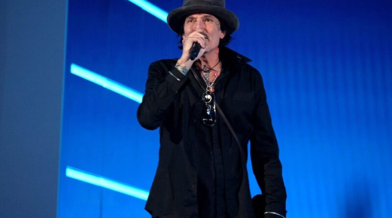 Tommy Lee Explains Mid-Concert Why He Posted That NSFW Photo