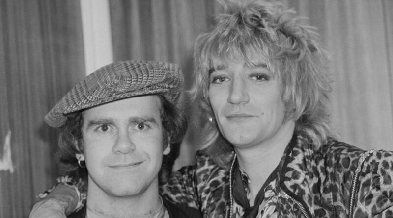 Rod Stewart Imitates Elton John While Playing Piano: ‘Still Love You’