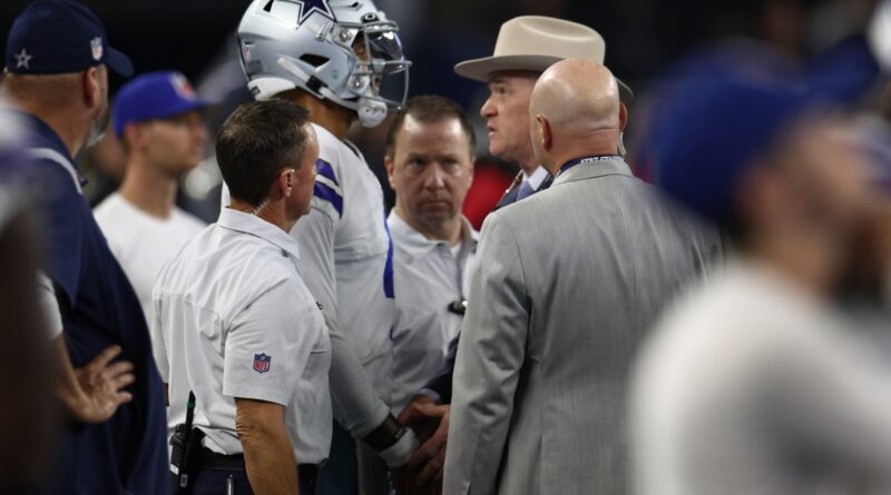 Cowboys lose game to Buccaneers, Dak Prescott to injury in disastrous opener