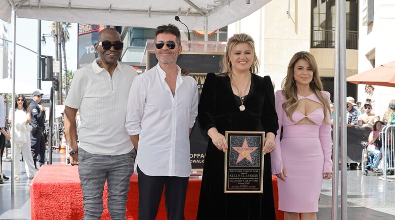 ‘Idol’ Judges Simon, Paula and Randy Reunite for Kelly Clarkson’s Walk of Fame Star