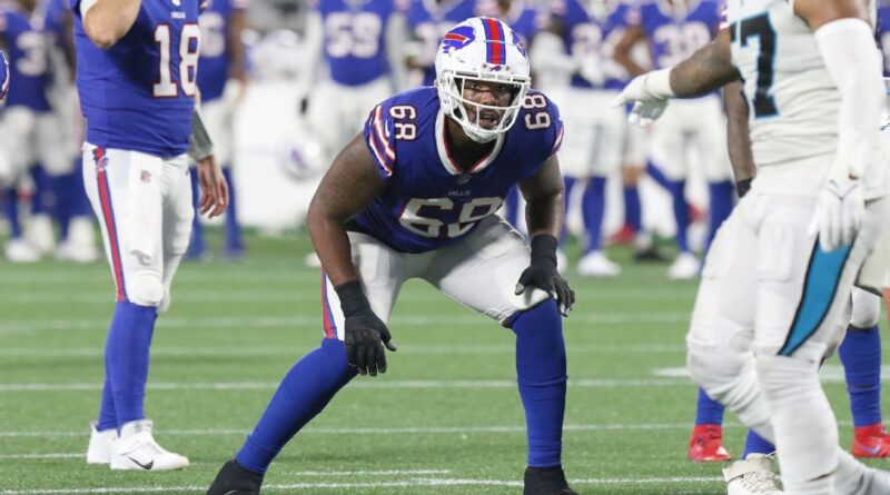 Bills’ Hart suspended after hitting Titans coach