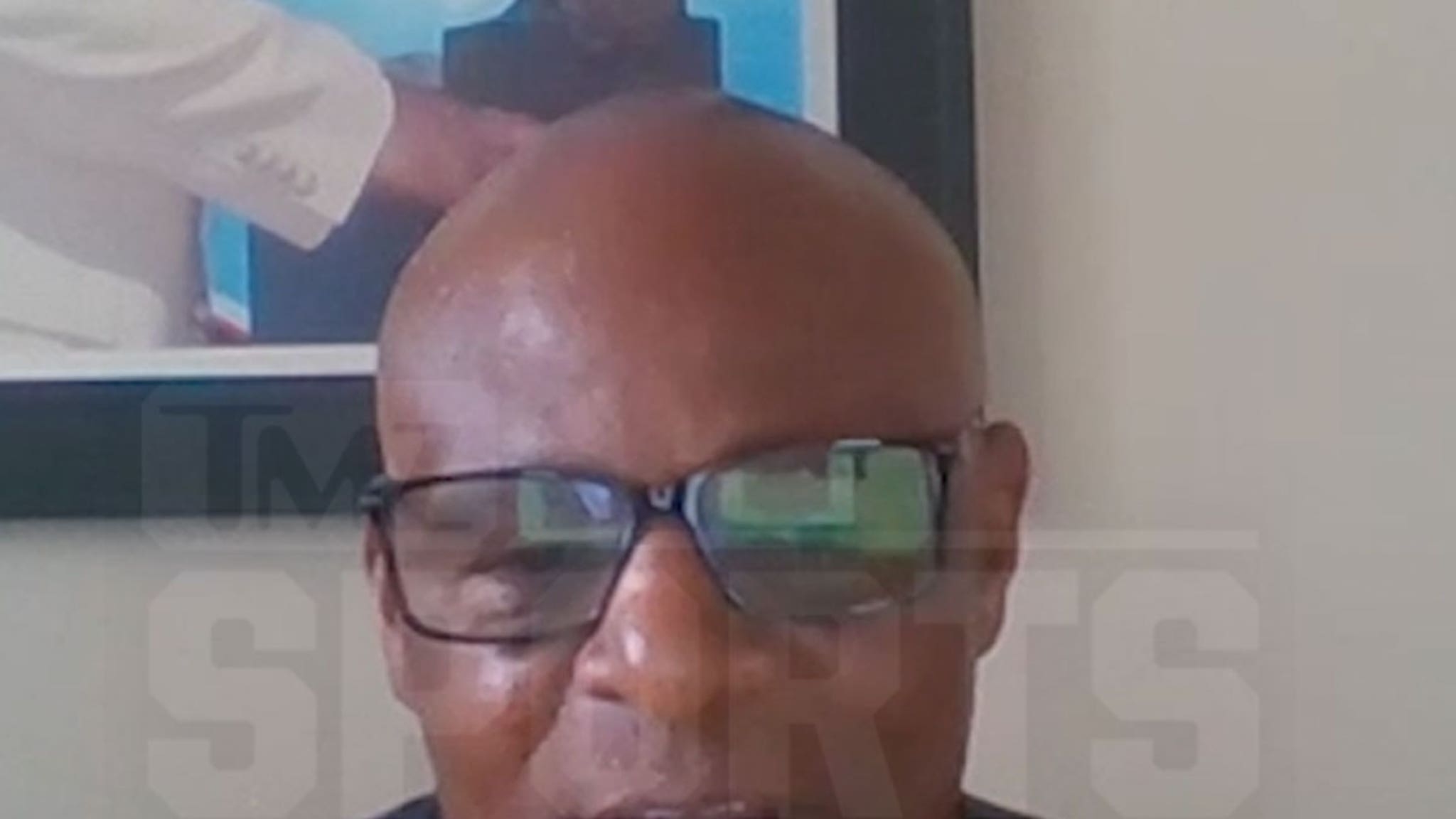 Warren Moon Says Rob Gronkowski Comeback Could Save Buccaneers’ Season Warren Moon Says Rob Gronkowski Comeback Could Save Buccaneers’ Season