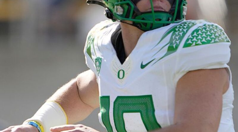 Nix accounts for six scores in No. 8 Ducks’ victory