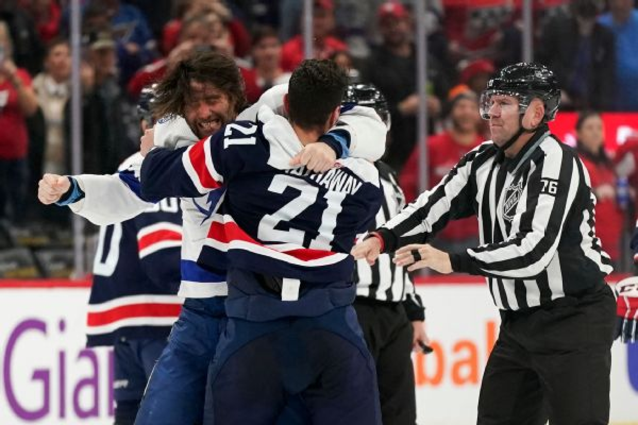 Lightning and Caps brawl, will meet again Sunday Lightning and Caps brawl, will meet again Sunday