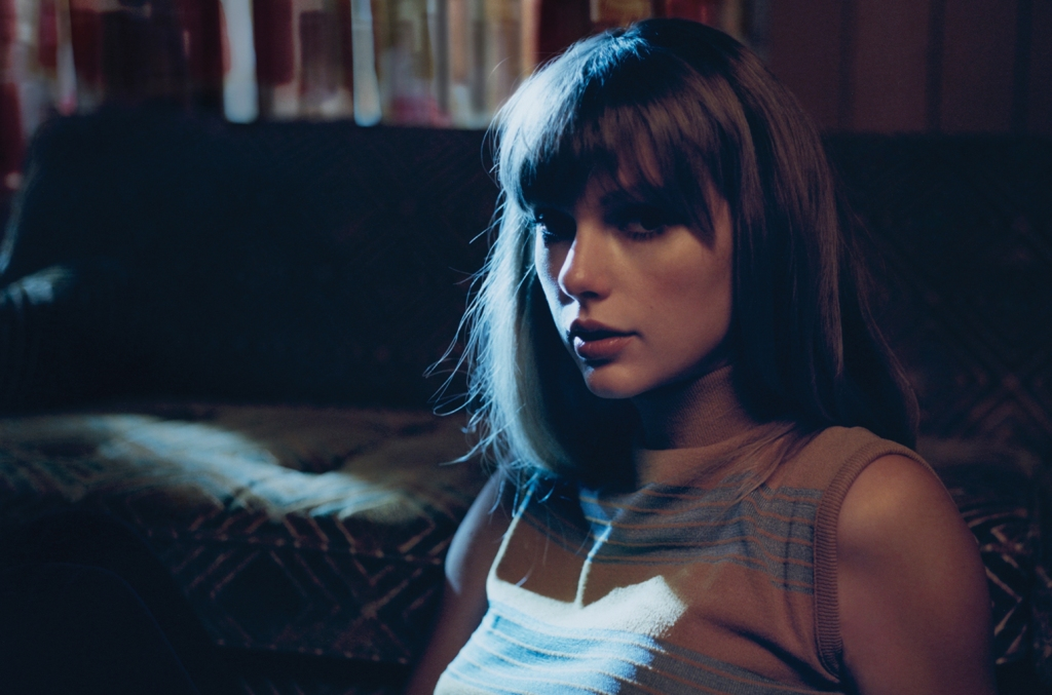Taylor Swift’s ‘Midnights’ No. 1 on Billboard 200 for Fifth Week, Holiday Albums Jingle Into Top 10 Taylor Swift’s ‘Midnights’ No. 1 on Billboard 200 for Fifth Week, Holiday Albums Jingle Into Top 10