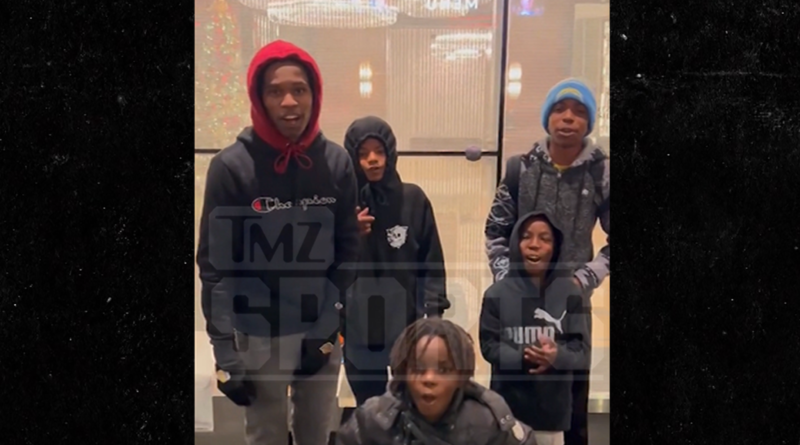 Floyd Mayweather Hands Out $1,000 To Five Kids For Early Christmas Present