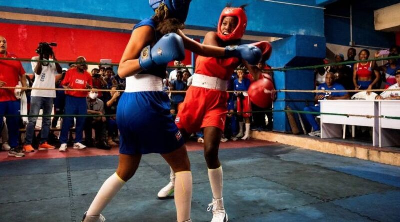 Cuban women finally in the boxing ring, Elianni Garcia Polledo wins first official match