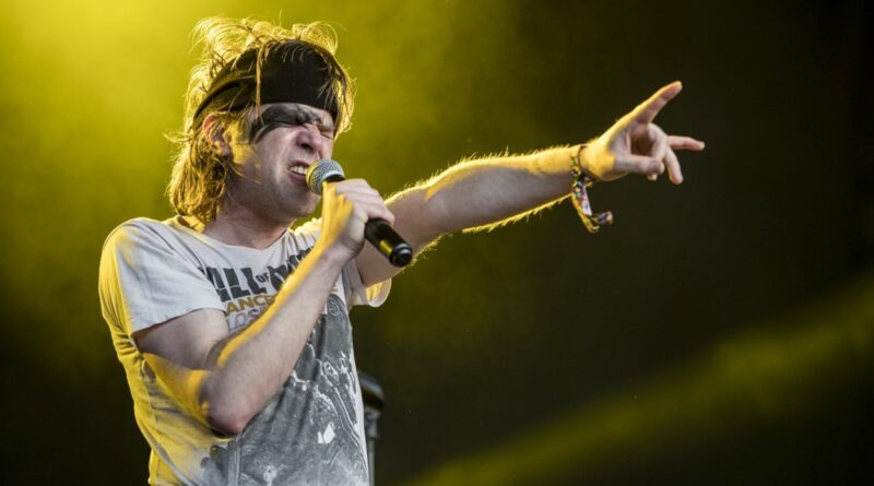 Ariel Pink & Winston Marshall Unveil Politically Charged Collaboration ’Rudolph’s Laptop’