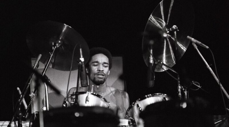 Fred White, Drummer of Earth, Wind & Fire, Dies at 67