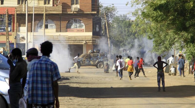 Demonstrators return to the streets in Sudan