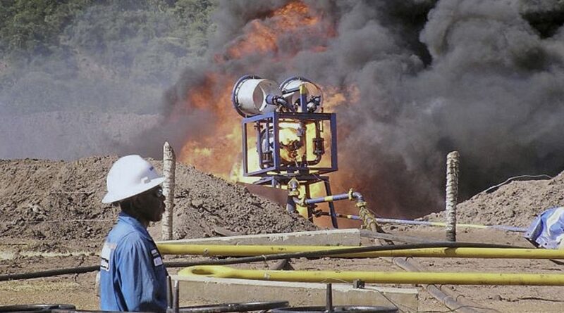 Uganda approves construction licence for crude pipeline to Tanzania