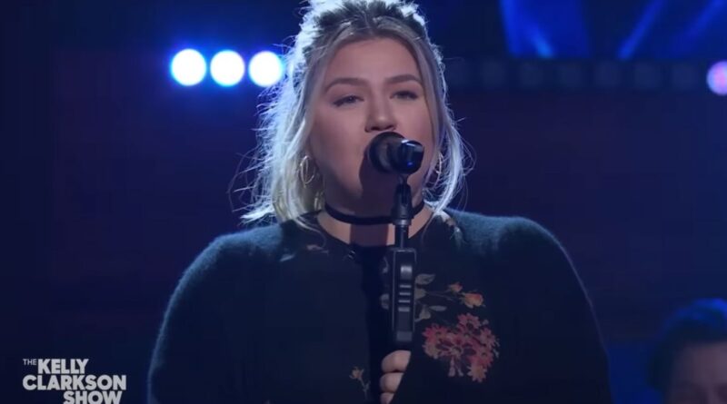 Kelly Clarkson Rocks Out to a Whitesnake Classic for Kellyoke Cover