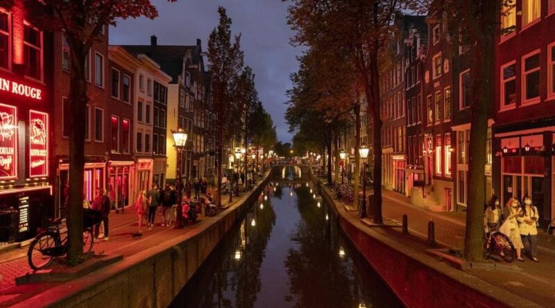 Amsterdam bans cannabis on red light district streets
