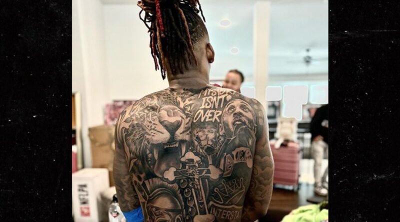 CeeDee Lamb Gets Massive Back Tattoo Featuring Kobe Bryant Image