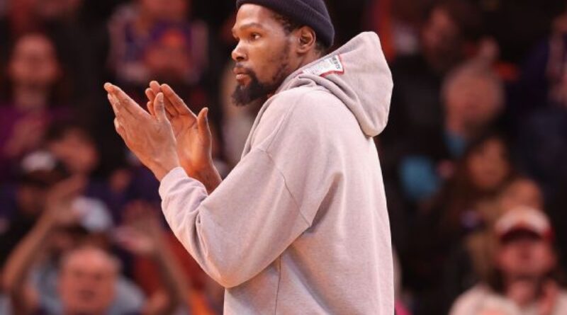 Durant scrimmages with Suns, ruled out Friday