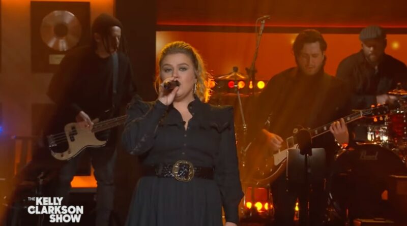 Kelly Clarkson Covers a Peaches & Herb Classic For Kellyoke and It Feels So Good