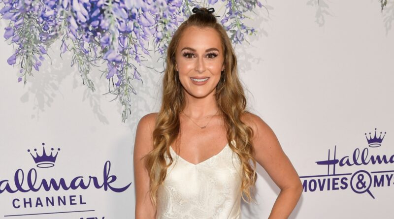 Alexa PenaVega Opens Up about Helping a Pregnant Teen Considering Abortion