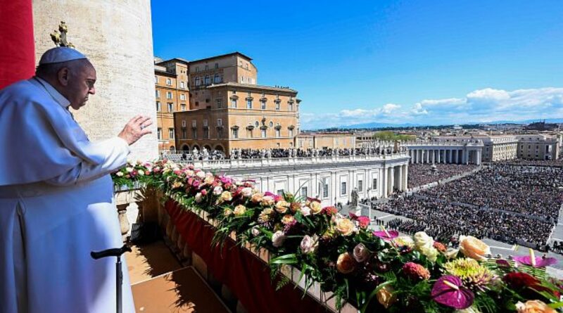 Pope Francis condemns ‘stumbling blocks’ to peace in Easter message