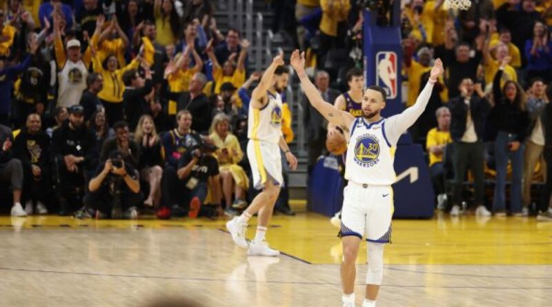 Warriors’ adjustments fuel G2 blowout to tie series