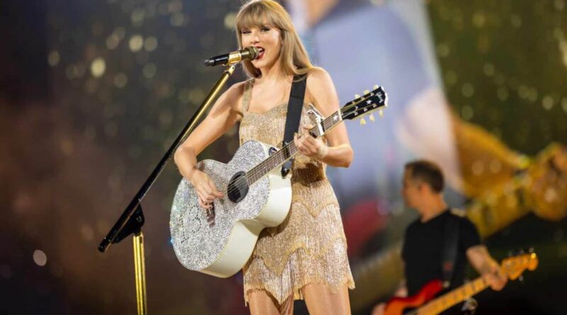 Taylor Swift Clarifies the Meaning of That ‘Eagles’ Lyric in ‘Gold Rush’ at Philadelphia Show