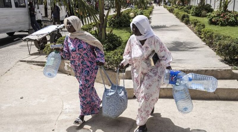 After clashes on campus Dakar university students return home