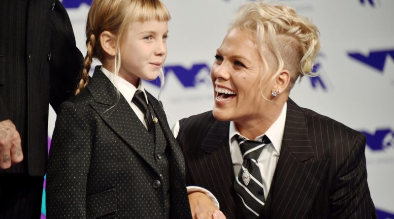 P!nk’s Daughter Willow Joins Her Onstage for ‘Cover Me in Sunshine’ Performance