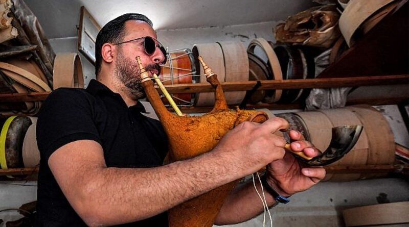 Traditional Tunisian bagpipes make a comeback